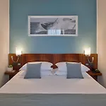 Hotel Aregai Marina &