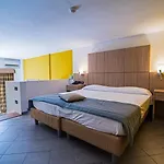 Aregai Marina & Hotel Santo Stefano al Mare