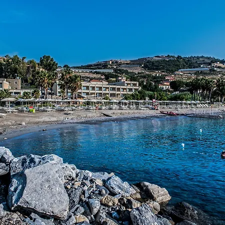 Hotel Aregai Marina & 4*