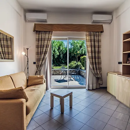 Aregai Marina & Hotell Santo Stefano al Mare