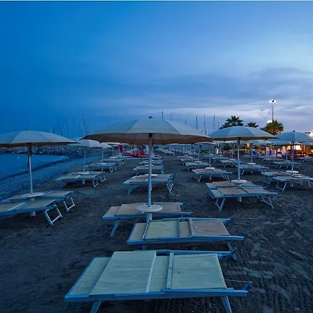 Aregai Marina & Hotel