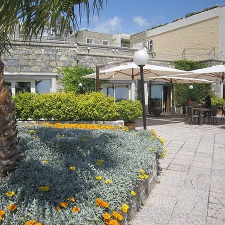 Aregai Marina & Hotel