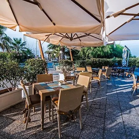 Aregai Marina & 4* Santo Stefano al Mare