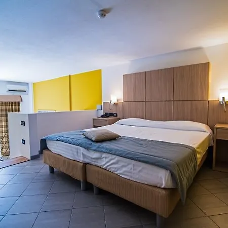 Aregai Marina & Hotell Santo Stefano al Mare