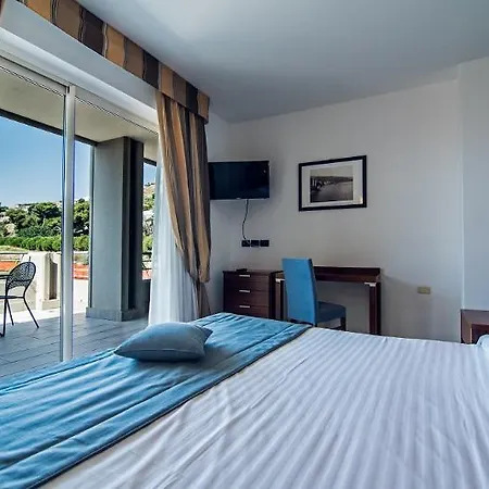 Aregai Marina & سانتو ستيفانو أل ماري