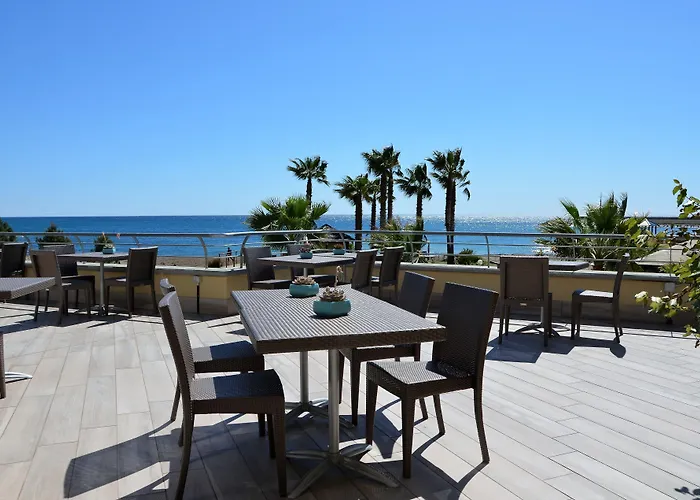Aregai Marina & 4* Santo Stefano al Mare