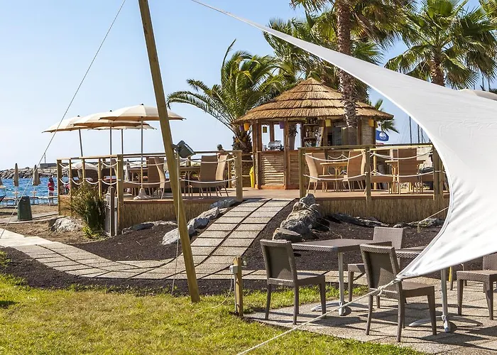 מלון Aregai Marina &
