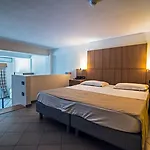 Aregai Marina & 4* Santo Stefano al Mare