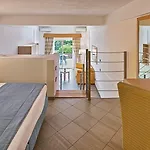 Hotel Aregai Marina &