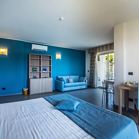 Hotel Aregai Marina & 4*