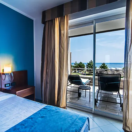 Hotel Aregai Marina Hotel&residence 4*