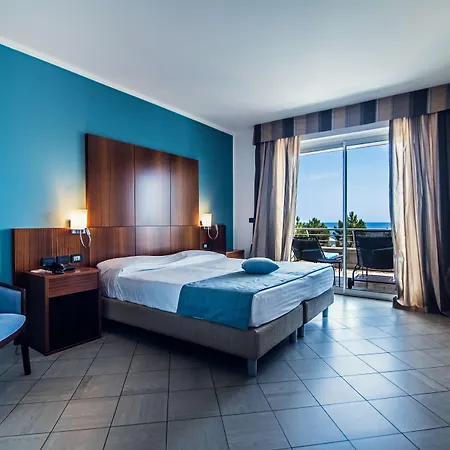 Aregai Marina Hotel&residence 4*