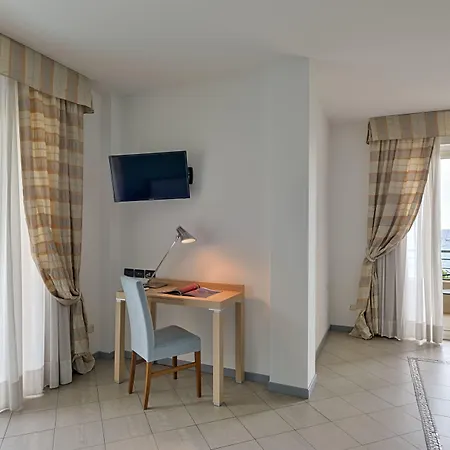 Aregai Marina & Hotel 4*
