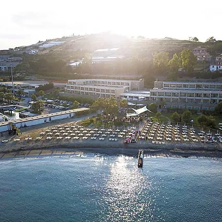 Hotel Aregai Marina & 4*