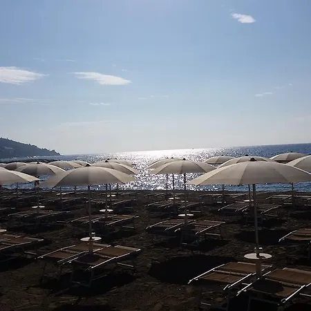 Aregai Marina & Santo Stefano al Mare