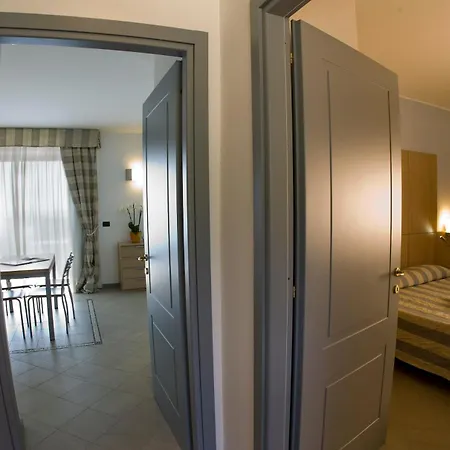 Hotel Aregai Marina & 4*