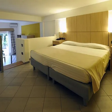 Aregai Marina & 4* Santo Stefano al Mare