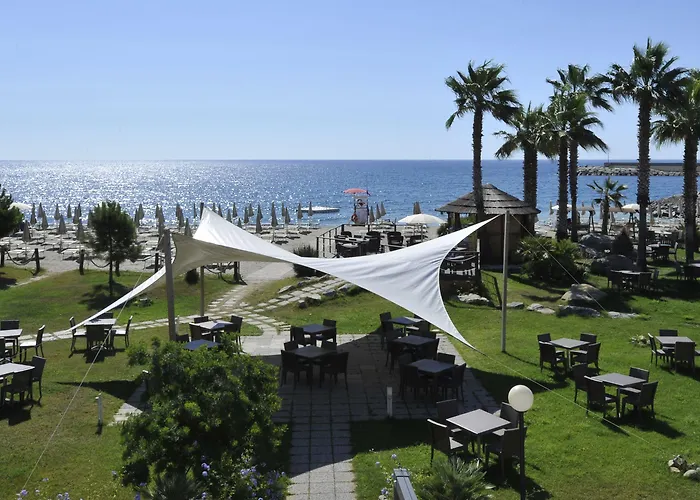 Aregai Marina & Szálloda Santo Stefano al Mare