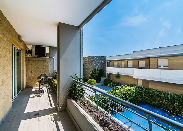 מלון Aregai Marina & 4*
