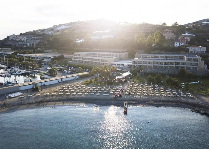 Hotel Aregai Marina Hotel&residence 4*