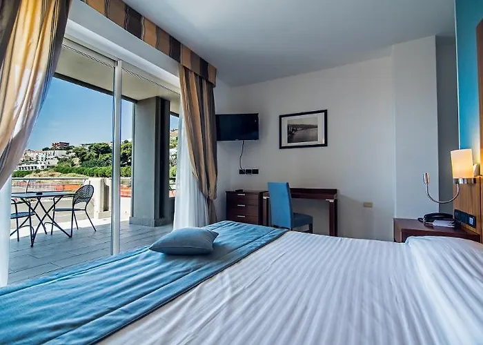 Aregai Marina & Santo Stefano al Mare
